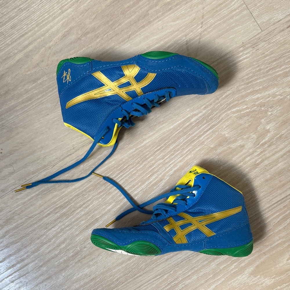 ASICS Beginner Wrestling Shoes